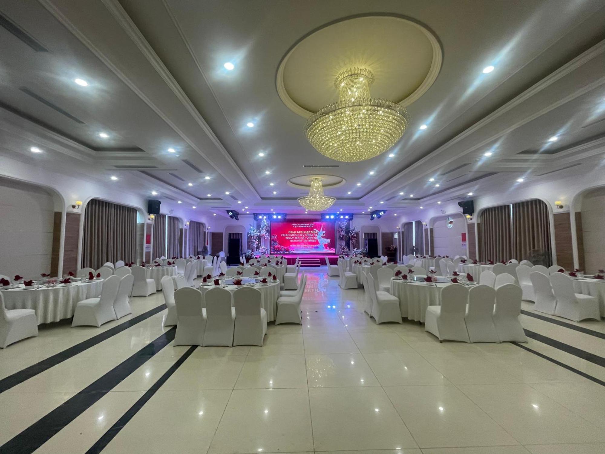 Ngan Ha Hotel Dai Tiet Buitenkant foto
